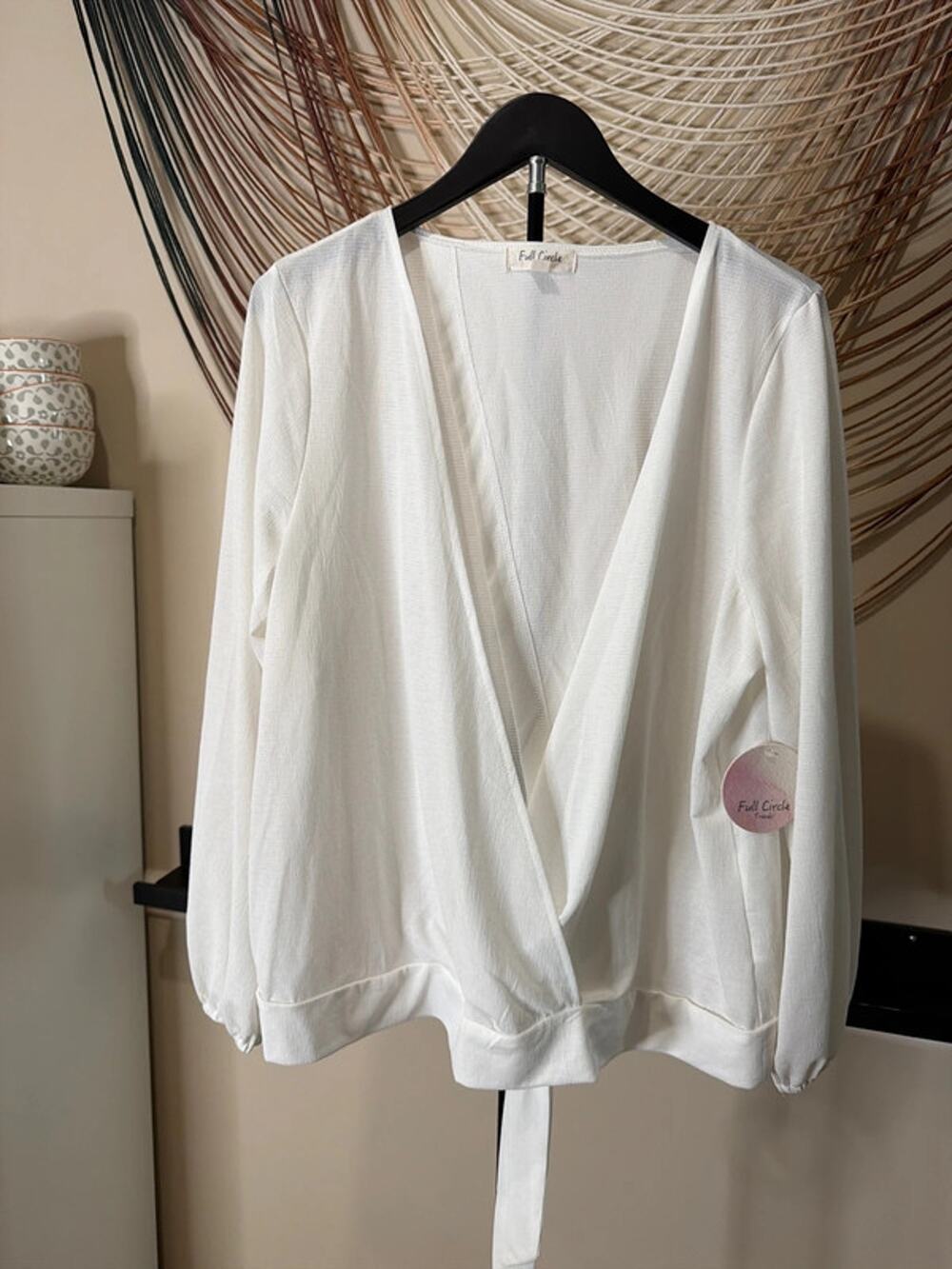 Full circle trends white cross front vented back 2X 3302